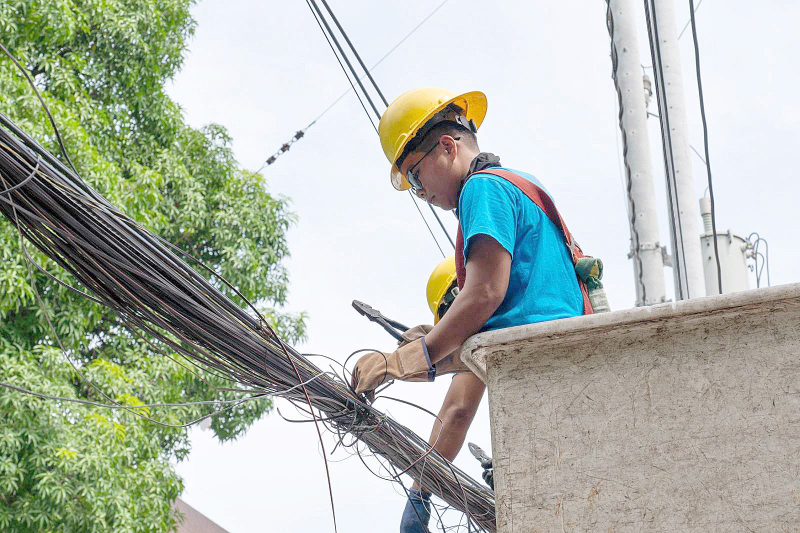 Meralco readies crews as ‘Isang’ nears